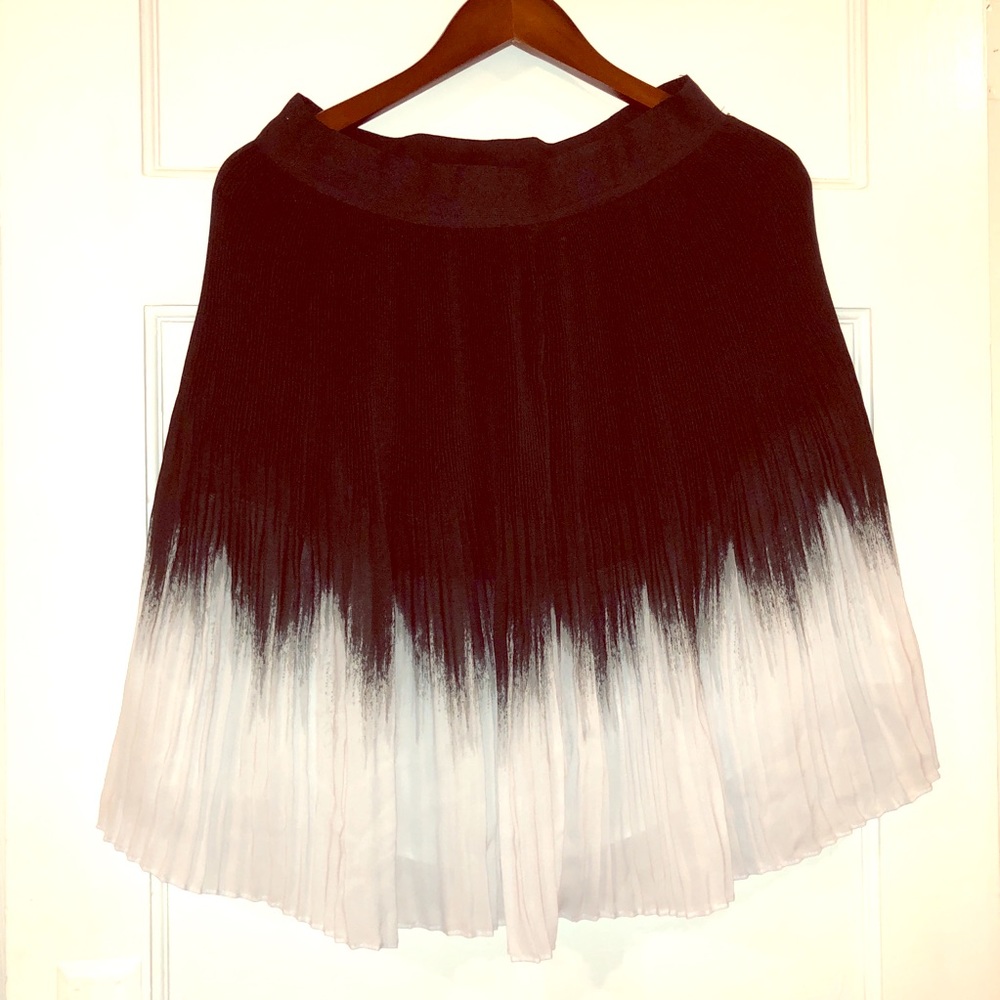 White House Black Market pleated skirt